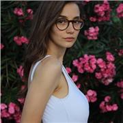 Soy educadora infantil y doy clases particulares de todas las asignaturas a infantil y primaria. También doy clases particulares de catalán y castellano a adultos